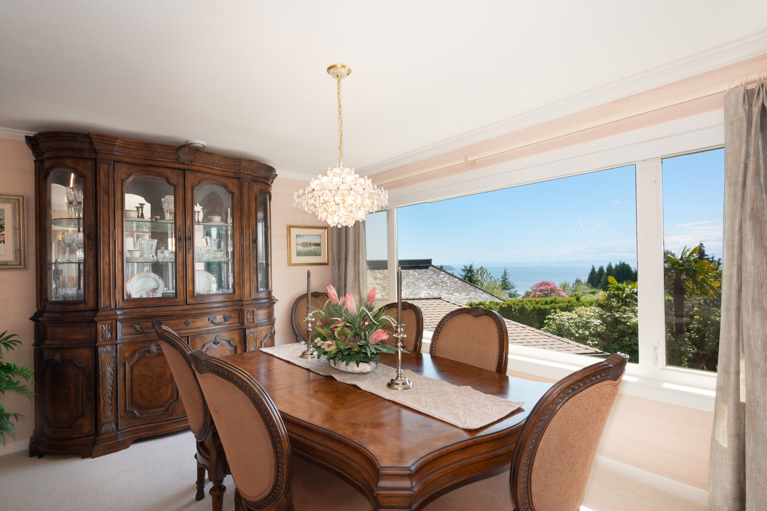 4228 Rockridge Crescent